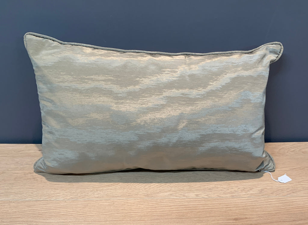 Nieuw kussen van Macazz twv € 150,00 nu voor € 35,00!