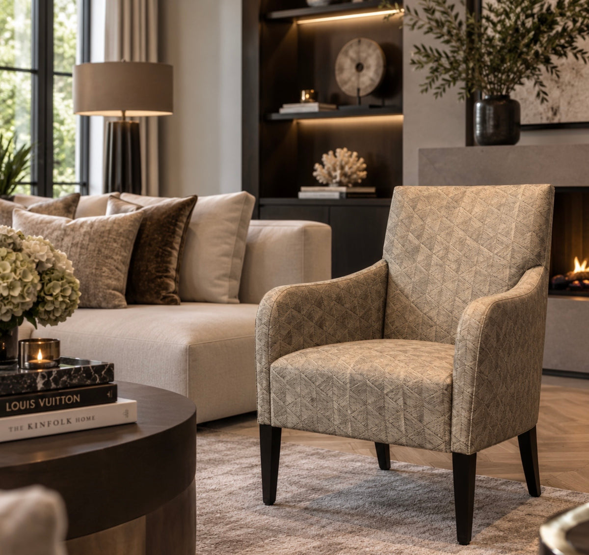 Exclusief luxe fauteuil van Macazz twv € 1268,00 nu voor € 350,00!